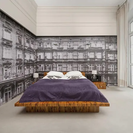 公寓 Unique And Bright Library Near Old Town In By Renters *