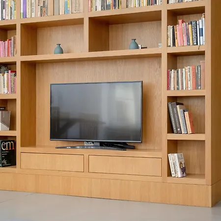 公寓 Unique And Bright Library Near Old Town In By Renters