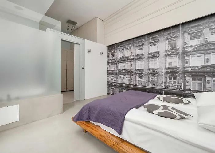 Unique And Bright Library Near Old Town In By Renters 아파트 *