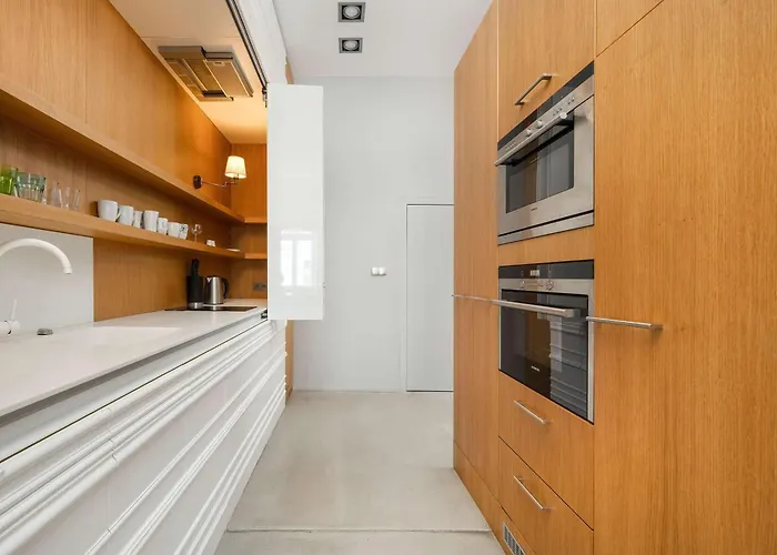 Unique And Bright Library Near Old Town In By Renters * 브로츠와프