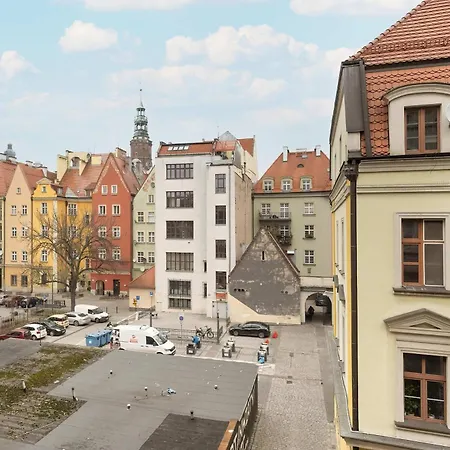 Lägenhet Unique And Bright Library Near Old Town In By Renters