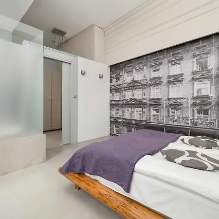 Unique And Bright Library Near Old Town In By Renters Lägenhet *