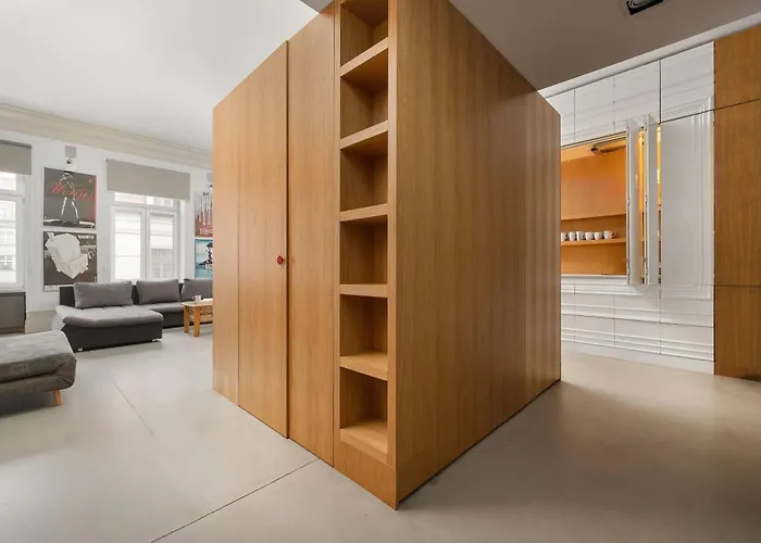 Unique And Bright Library Near Old Town In By Renters